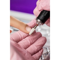 Fréza Multiverse od Just Nails na hybrid, gel i akryl – jemný kužel