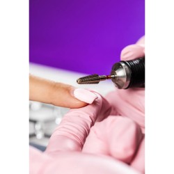 Fréza Multiverse od Just Nails na hybrid, gel i akryl – jemný kužel